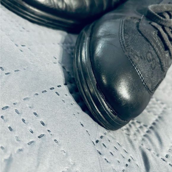 Classic Authentic Black Gucci Sneakers - Picture 13 of 16